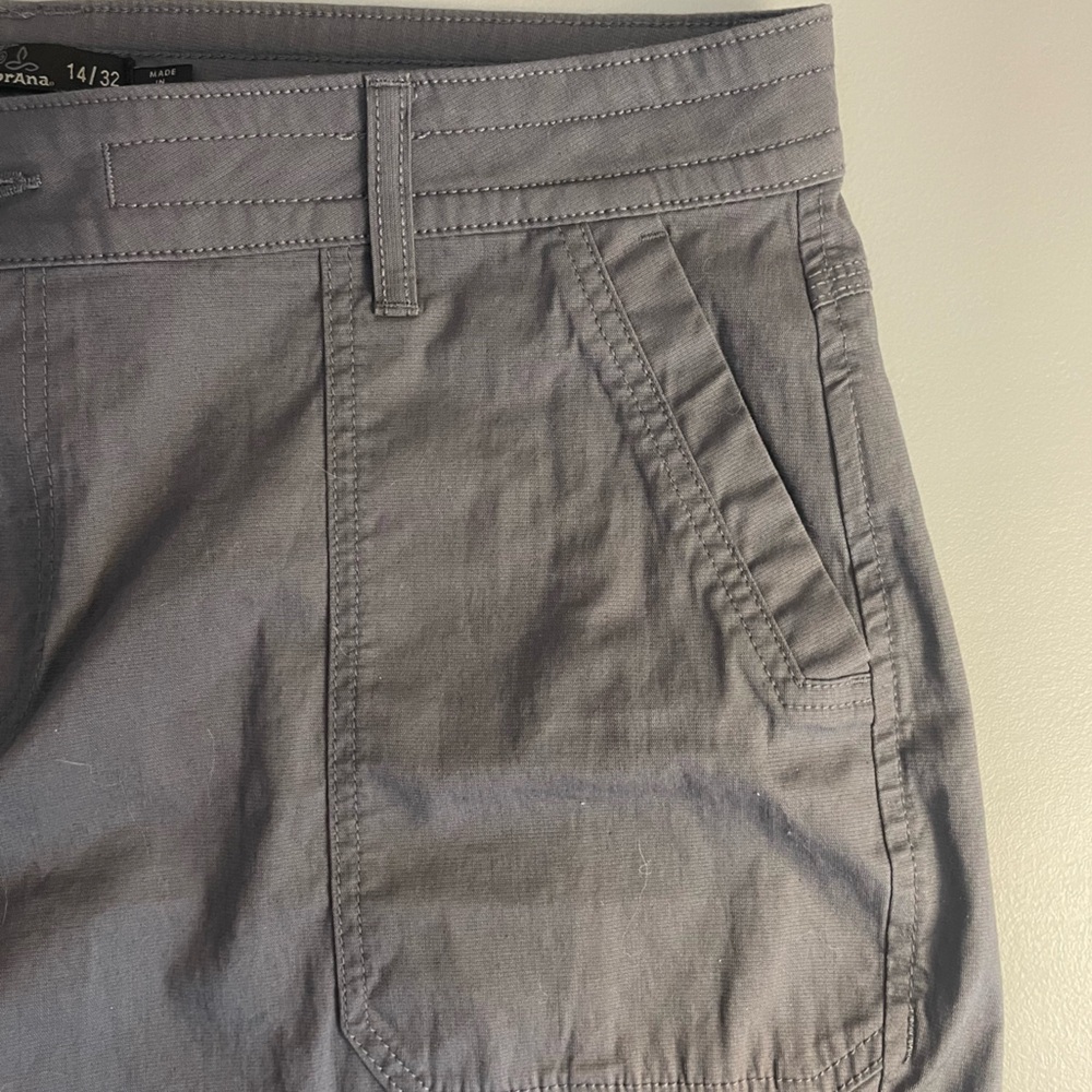 Prana Grey Elle Shorts Size 14/32 5 Inch Inseam Cotton Stretch Mid Rise - Picture 5 of 12